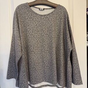 Grey Leopard Top